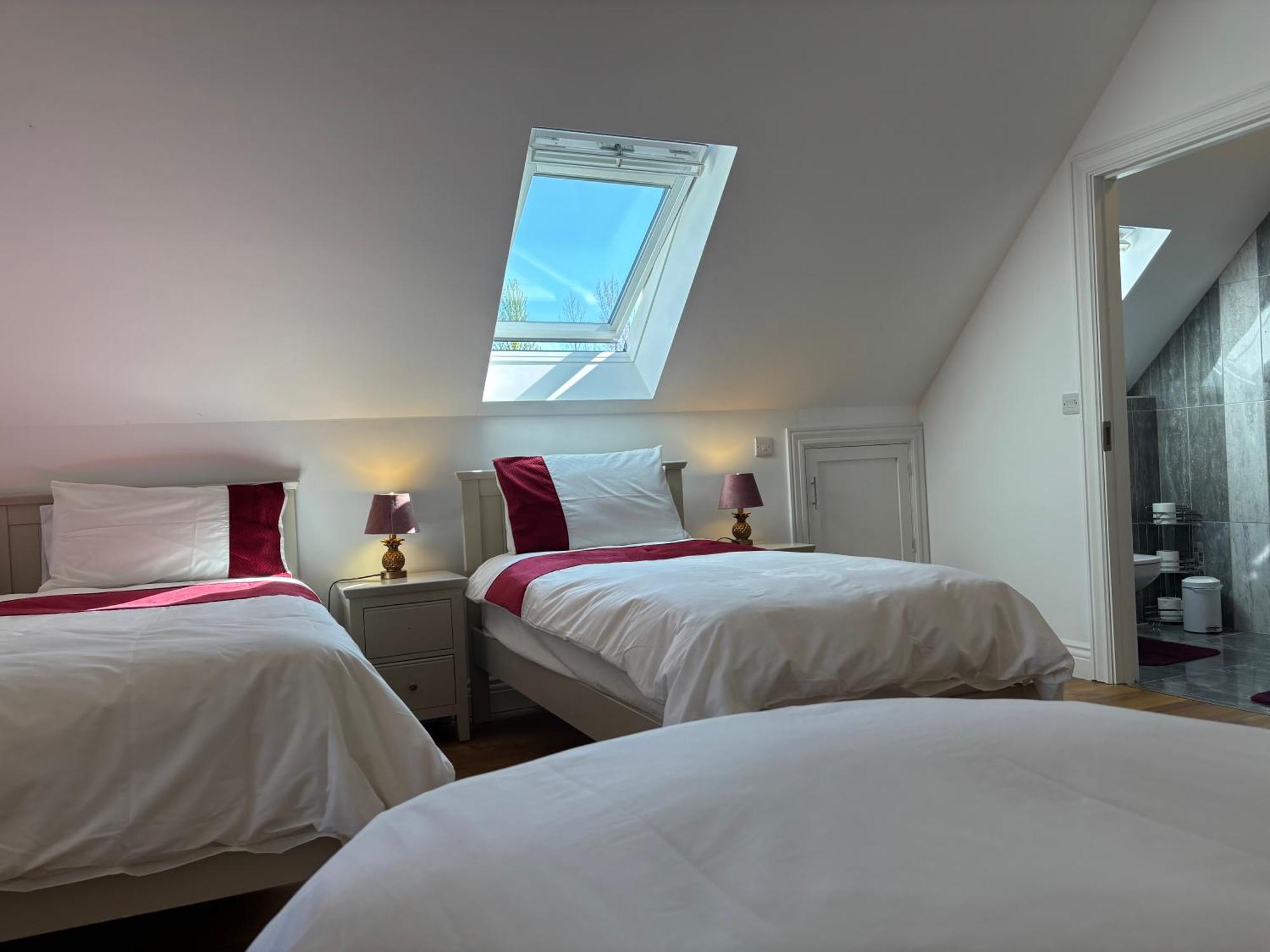 Lough Key Luxury Riverfront Apartment Cootehall Exterior foto